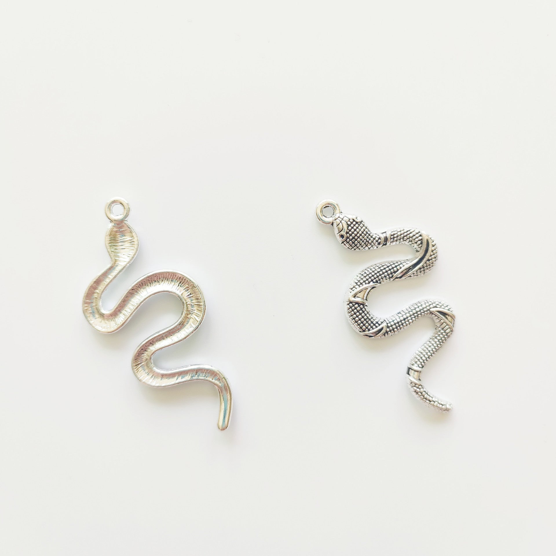 Wholesale snake element necklace  sweater chain ladies
